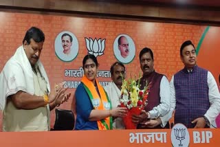 Vijayadharani joins BJP