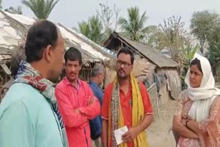 پولیس سے بچ کر سندیش کھالی کے مختلف گائوں کا دورہ کرنے میں میناکشی مکھرجی کامیاب
