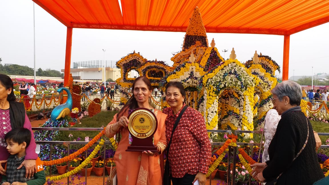 नोएडा स्टेडियम में पुष्प प्रदर्शनी का आयोजन, राम मंदिर का माॅडल बना आकर्षण का केंद्र