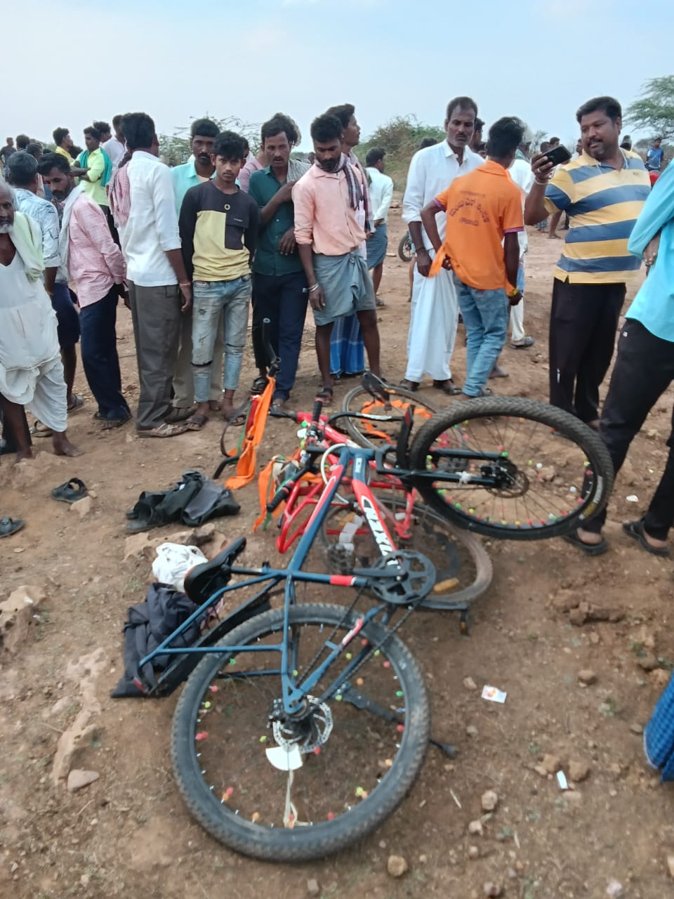 two-boys-died-after-drowned-in-lake-at-haveri