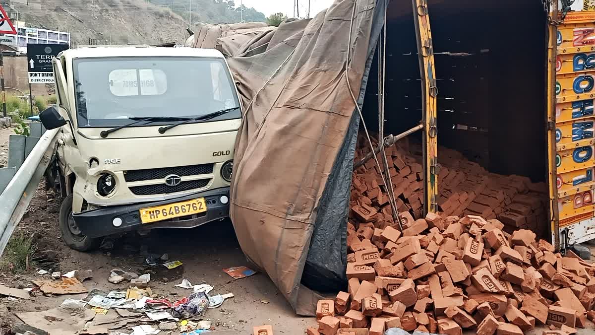 Truck overturned on Kalka-Shimla NH in Solan