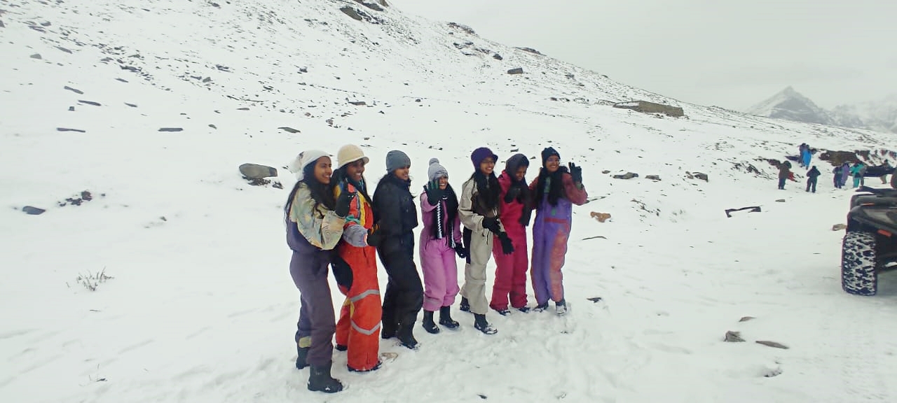 Tourists in Lahaul Valley