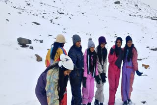 Tourists in Lahaul Valley