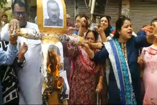 effigy of Arvind Kejriwal burnt