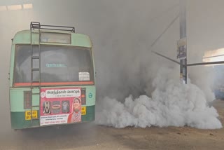 இன்ஜின் சத்தத்தை கேட்டு அலறி அடித்து ஓடிய பயணிகள்