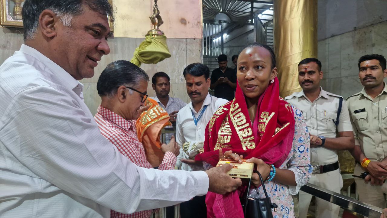 FOREIGNERS PRAISED MAHAKAL TEMPLE
