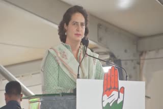 Priyanka Gandhi's counterattack on PM (Photo ETV Video)