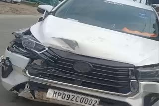 BJP COUNCILOR NEPHEW HITS CAR