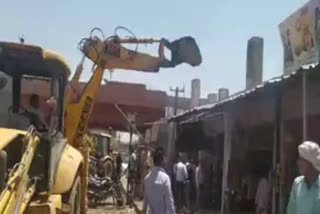 municipalty removed encroachments on major roads of the city in dholpur