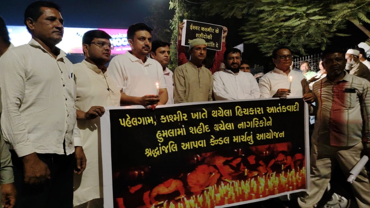 આતંકી હુમલાના હતભાગીઓને શ્રદ્ધાંજલિ