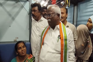 பாசஞ்சர் ரயிலில் மக்களோடு பயணம் செய்த எம்.பி ராபர்ட் ப்ரூஸ்