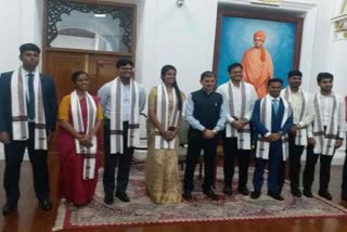 குடிமைப்பணி தேர்வில் தேர்ச்சி பெற்றவர்களுக்கு ஆளுநர் ஆர்.என்.ரவி பாராட்டு