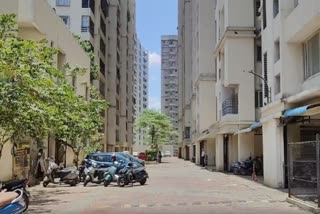 சம்பவம் நடந்த அடுக்குமாடி குடியிருப்பு