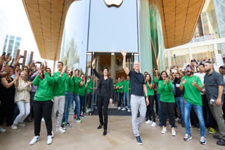 Tim Cook at Apple BKC Store in Mumbai