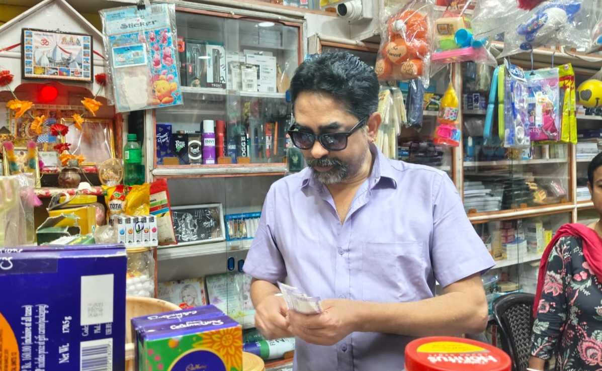 An inspiring life story of a blind businessman at Geetanagar in Guwahati