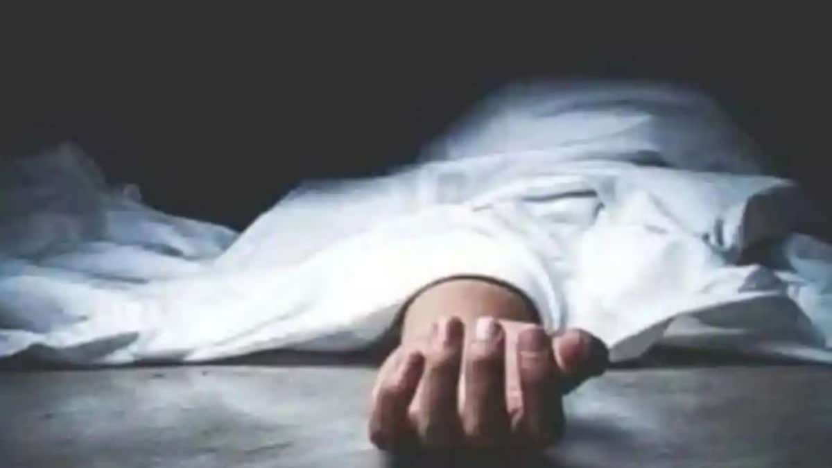 Troubled by debt 6 people of the same family attempted suicide in Faridabad of Haryana one died