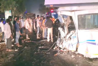 7 people of the same family died in horrific collision between mini bus and truck In Ambala