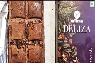 COMPLAINT ON MILMA CHOCOLATE  മിൽമയുടെ ചോക്ലേറ്റിൽ പുഴു  മിൽമയ്‌ക്കെതിരെ പരാതി  WORMS IN MILMA CHOCOLATE