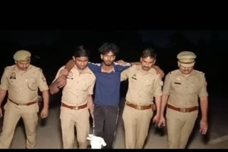 बाइक सवार बदमाशों ने पुलिस पर की फायरिंग