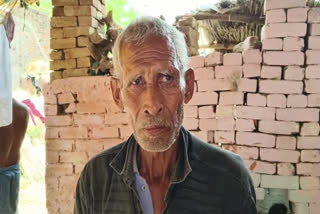 104-year-old Lakhan Saroj in Paschim Sharira village, Kaushambi