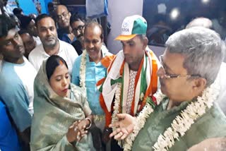 KALYAN BANERJEE WITH PURNAM KUMAR SHAW FAMILY