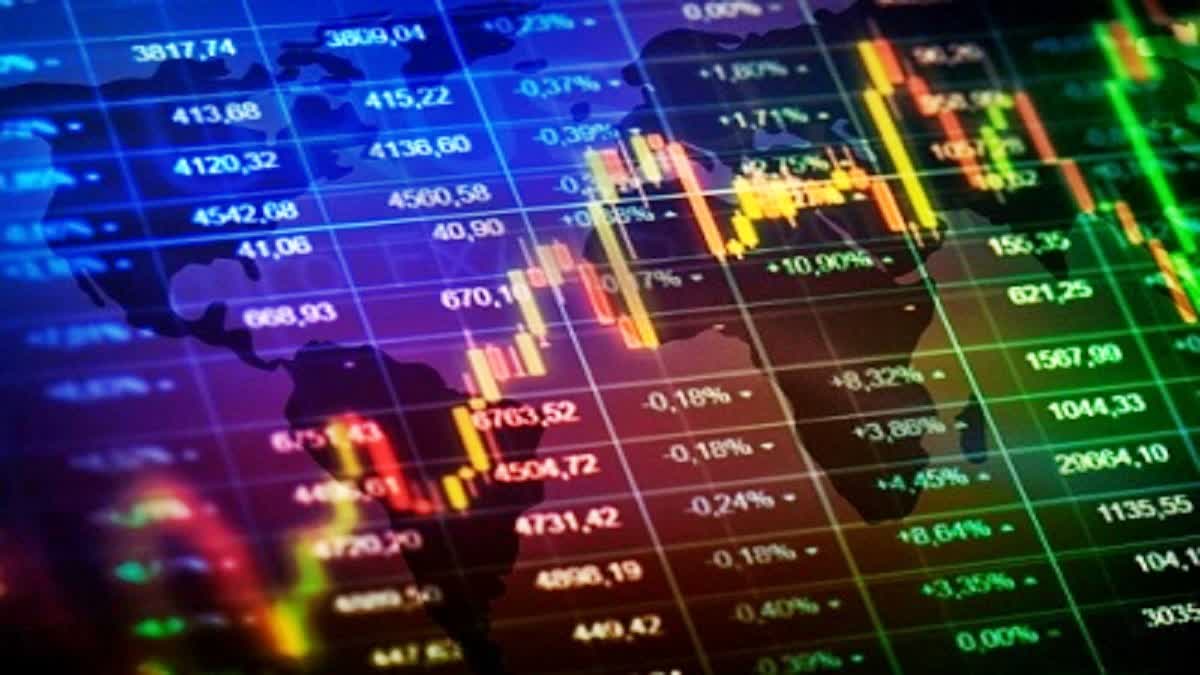 Global markets slide  Global markets slide on recession fears  ಆರ್ಥಿಕ ಹಿಂಜರಿತದ ಭಯ  ಜಾಗತಿಕ ಮಾರುಕಟ್ಟೆಗಳಲ್ಲಿ ಕುಸಿತ  ಕೇಂದ್ರೀಯ ಬ್ಯಾಂಕ್‌ಗಳ ಹೆಚ್ಚಿನ ಬಡ್ಡಿದರ ಹೆಚ್ಚಳ  ಹಾಂಗ್ ಕಾಂಗ್‌ನ ಹ್ಯಾಂಗ್ ಸೆಂಗ್ ಸೂಚ್ಯಂಕ  ಚೀನಾದ ಮುಖ್ಯ ಭೂಭಾಗದಲ್ಲಿರುವ ಷೇರು ವಿನಿಮಯ ಕೇಂದ್ರ