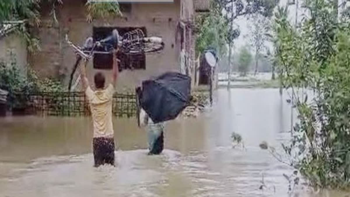 Several lakhs people affected in many districts in Assam floods