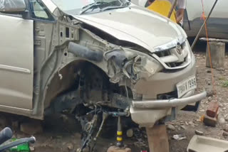Car of pilgrims from Punjab collided with divider on Rishikesh Haridwar road