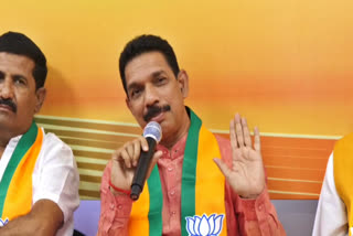 resignation as BJP state president  Nalin Kumar Kateel has submitted his resignation  Nalin Kumar Kateel  ಚುನಾವಣೆ ಸೋಲಿಗೆ ನೈತಿಕ ಹೊಣೆ ಹೊತ್ತ ನಳೀನ್ ಕುಮಾರ್  ರಾಜ್ಯಾಧ್ಯಕ್ಷ ಸ್ಥಾನಕ್ಕೆ ಕಟೀಲ್​ ರಾಜೀನಾಮೆ  ಚುನಾವಣೆ ಸೋಲಿಗೆ ನೈತಿಕ ಹೊಣೆ ಹೊತ್ತು  ನಳಿನ್ ಕುಮಾರ್ ಕಟೀಲ್​ ರಾಜೀನಾಮೆ  ರಾಜೀನಾಮೆಯನ್ನು ಬಿಜೆಪಿ ರಾಷ್ಟ್ರಾಧ್ಯಕ್ಷರಿಗೆ ರವಾನಿ  ಒಂಭತ್ತು ವರ್ಷ ಭ್ರಷ್ಟಾಚಾರ ರಹಿತ ಸರ್ಕಾರ  ಲಿಂಗಾಯಿತರ ಕಡೆಗಣನೆ ವಿಚಾರ  ಹೊಸದಾಗಿ ಪಕ್ಷದ ರಾಜ್ಯಾಧ್ಯಕ್ಷರ ಆಯ್ಕೆ