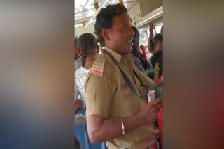 conductor-gives-tickets-while-singing-a-song-in-raichur