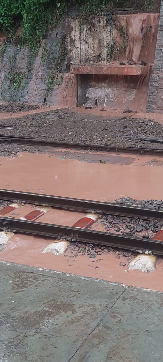 landslide on kalka shimla railway track