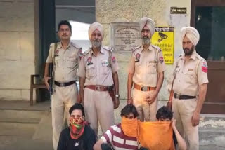 Big success for Amritsar police, 3 miscreants arrested with heroin and weapons