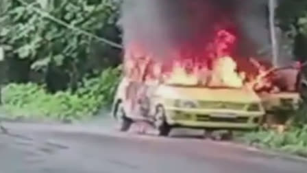 ഓടിക്കൊണ്ടിരുന്ന കാറിന് തീപിടിച്ചു  CAR CAUGHT FIRE  പത്തനംതിട്ടയില്‍ കാറിന് തീ പിടിച്ചു  RANNI CAR FIRE ACCIDENT