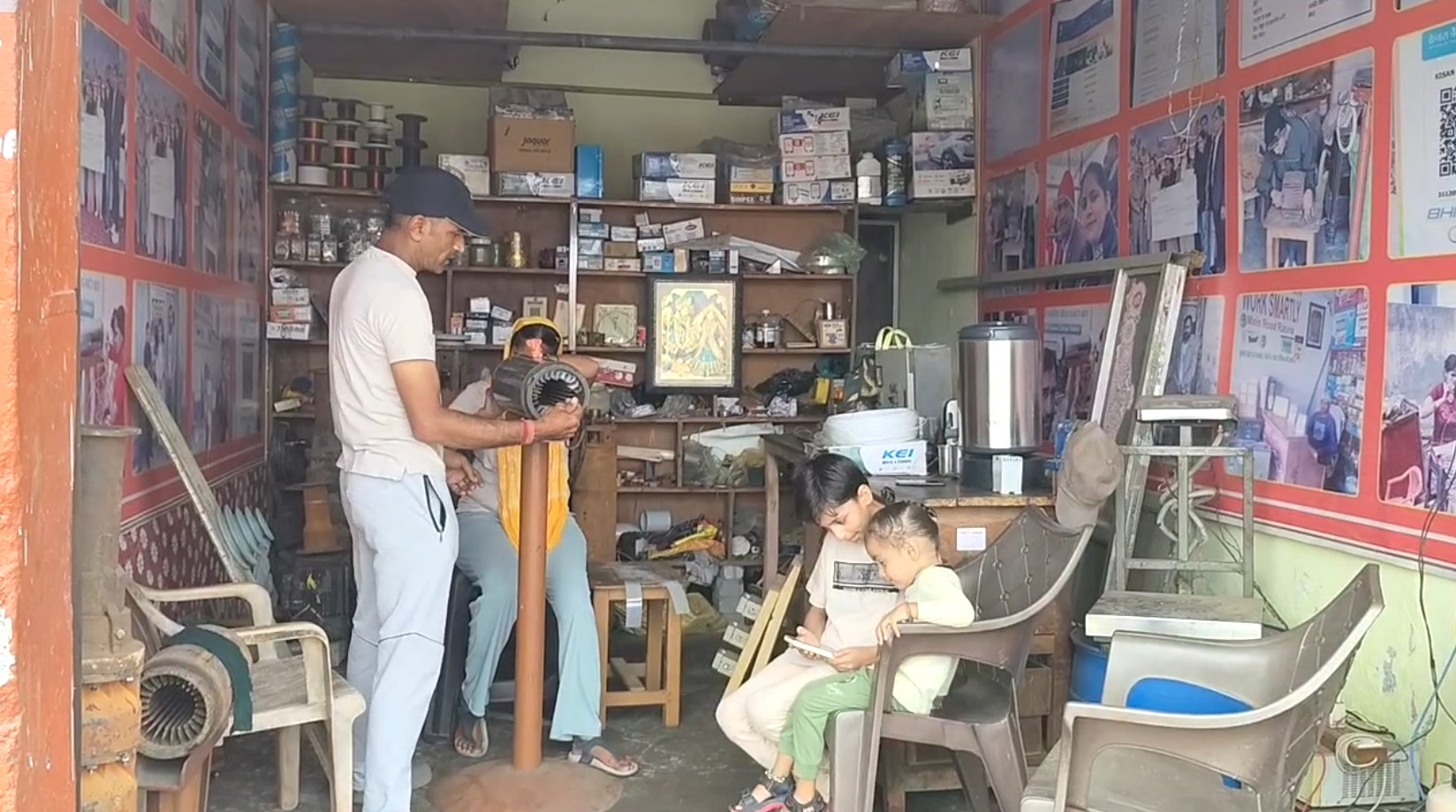 Success Story of Seema Malik from Kaithal Haryana First female motor winding mechanic with one kidney Repair Borewell Submersible Pumps