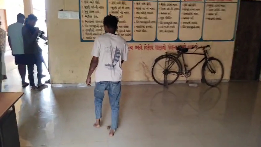 તાપીમાં પોલીસ પર યુવકને માર મારવાનો આરોપ