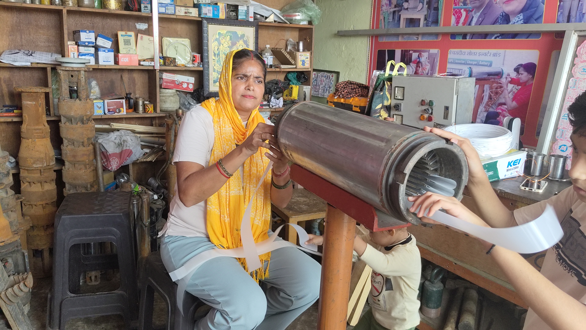 Success Story of Seema Malik from Kaithal Haryana First female motor winding mechanic with one kidney Repair Borewell Submersible Pumps