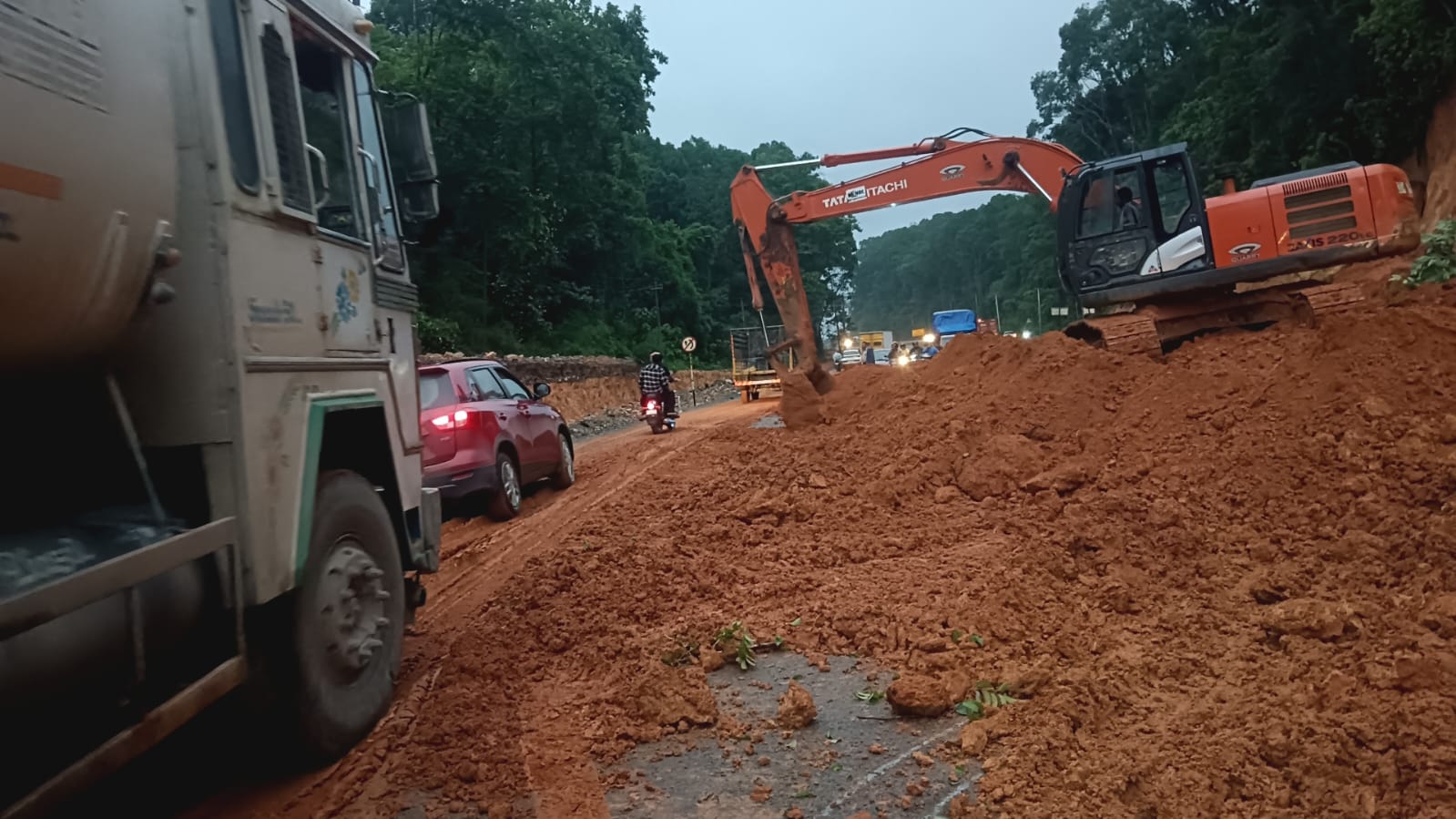 AnotheDAr landslide in Mannagundi