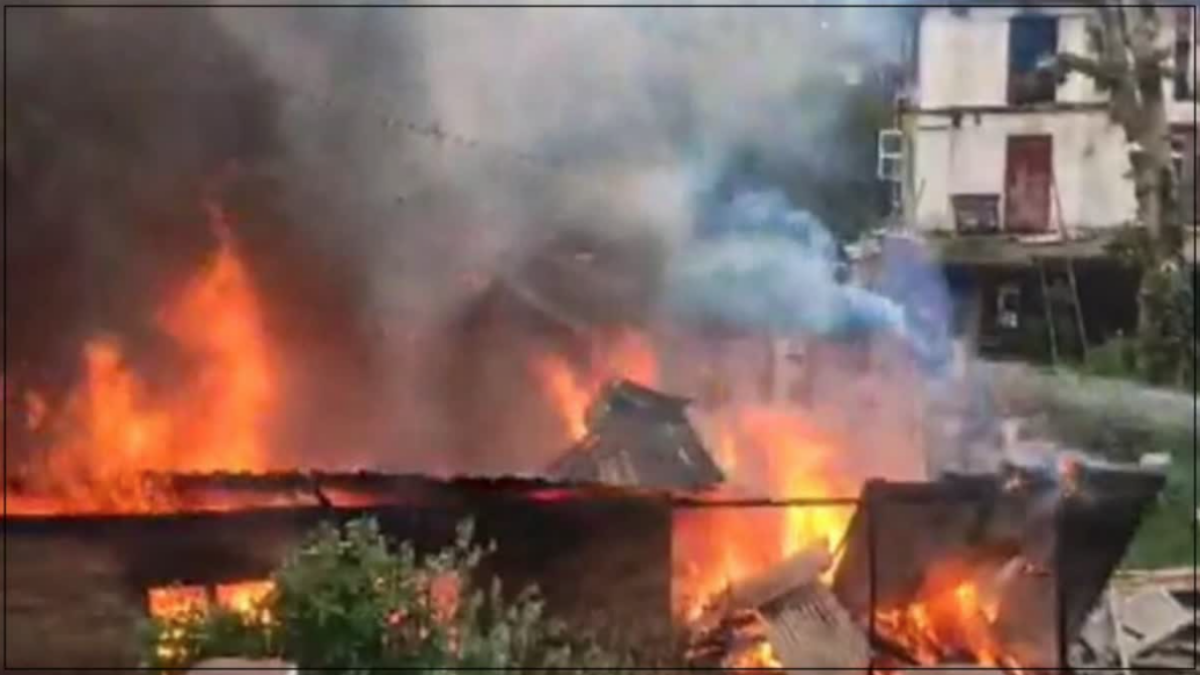 Houses set on fire in Manipur