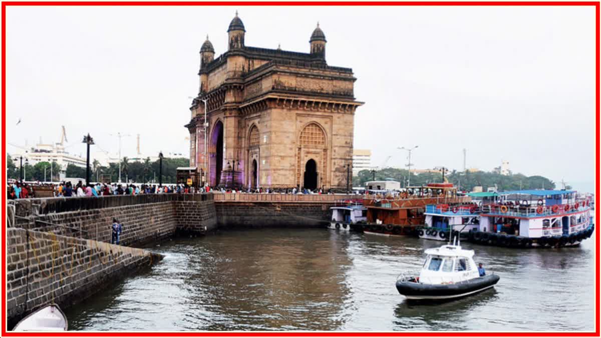 Jetty next to Gateway of India