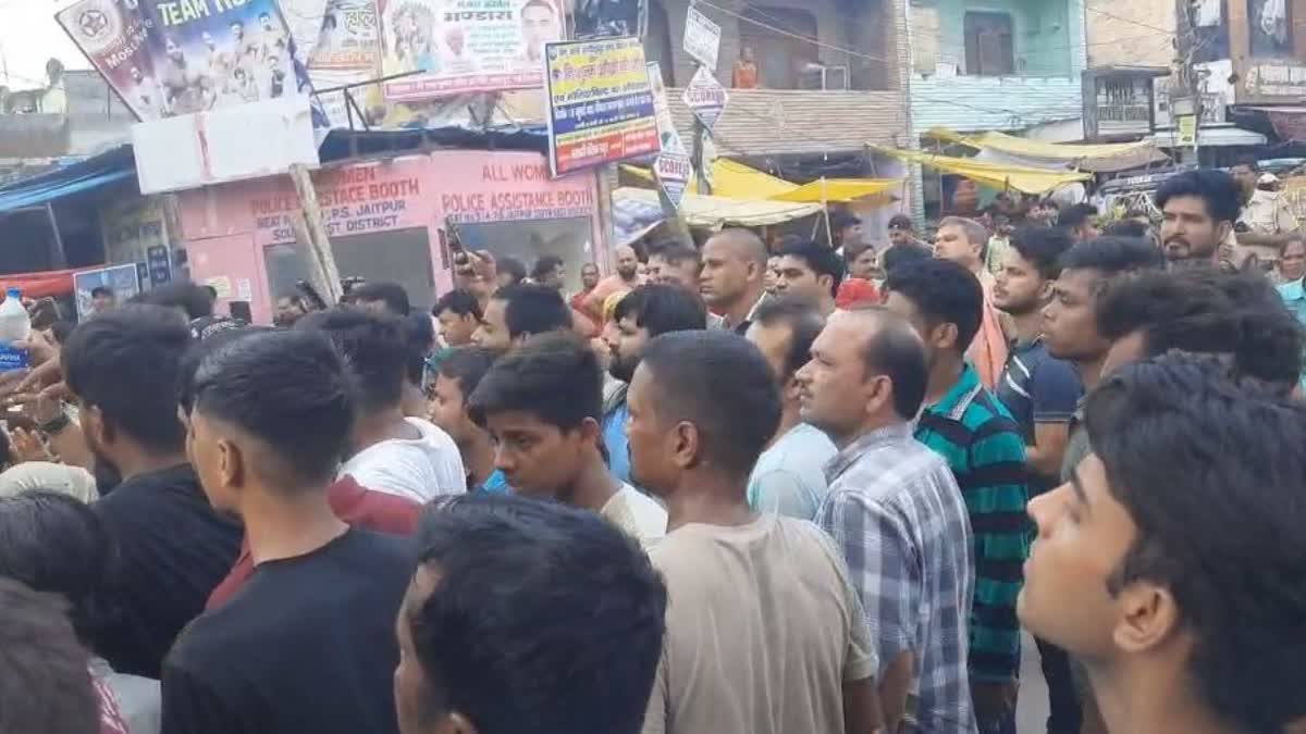 People protest against murder of youth in Jaitpur