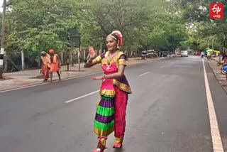 The girl who came to Krivalam was dancing Bharatanatyam