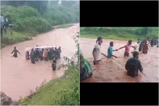 family-members-cross-river-for-last-rites-in-odisha