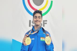 Rifle Shoot  Abhinav Shaw  Abinav Bindra  Olympian  Asansol  ISSF Junior World Cup  പേരില്‍ മാത്രമല്ല  പോരാട്ടവീര്യത്തിലും  റൈഫിള്‍ ഷൂട്ടില്‍ രാജ്യത്തിന് അഭിമാനമാകാന്‍  ഐഎസ്എസ്എഫ്  10 എം എയര്‍ റൈഫിള്‍  എയര്‍ റൈഫിള്‍ ഷൂട്ടില്‍  സ്വർണ മെഡലുകള്‍