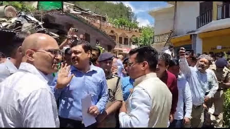 Garhwal commissioner reached Uttarkashi