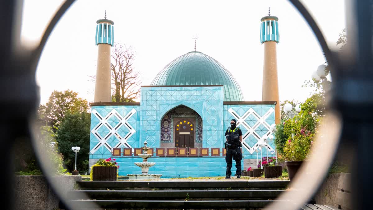 Germany said it has banned the Hamburg Islamic Centre that was under investigation for several months, suspected of supporting Lebanon-based Hezbollah group's activities. The announcement was made by the Interior Ministry, in a statement, which said searches were being carried out Wednesday 53 premises linked to the Muslim religious association.