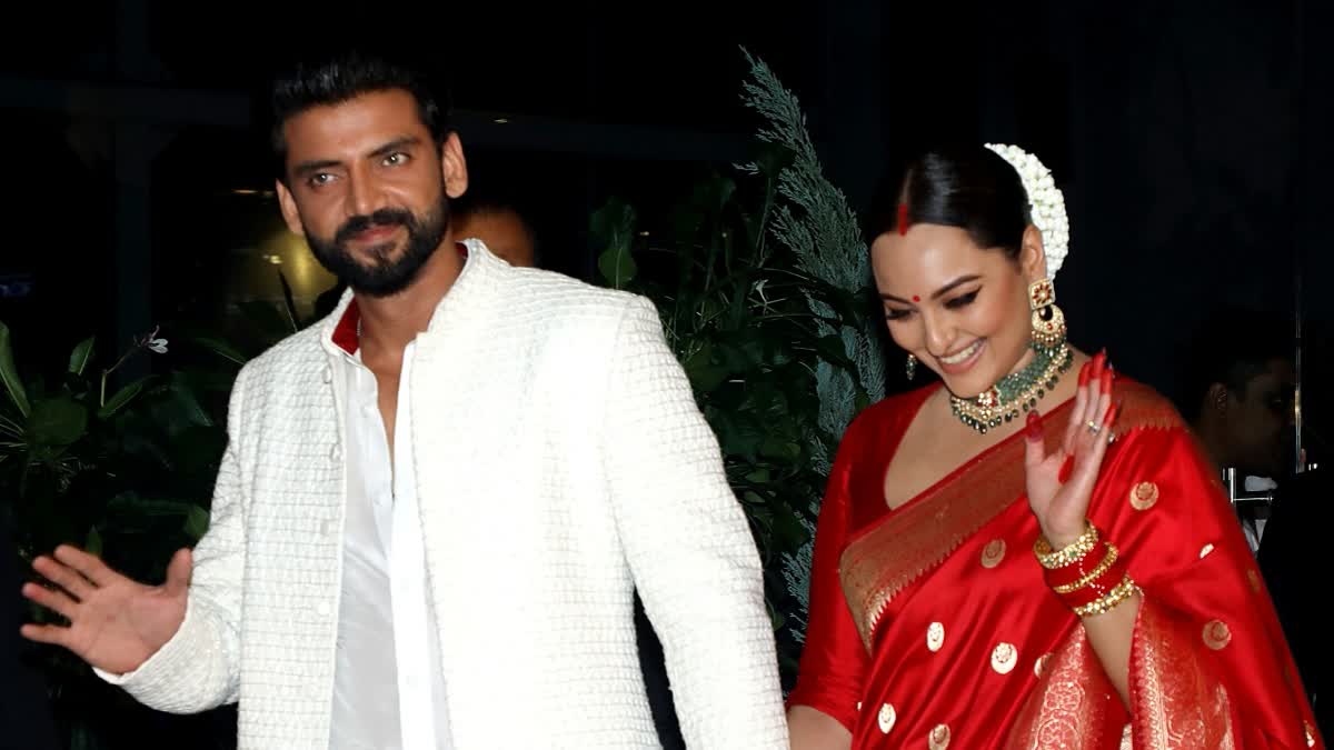 Sonakshi Sinha and Zaheer Iqbal Steal Some Romantic Moments in Phillippines as They Celebrate One Month of Their Wedding