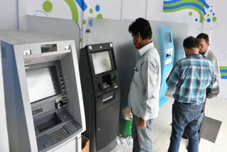 How to Withdraw Money From an ATM Without a Card
