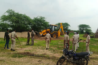 Police Action Against Gravel Mafia