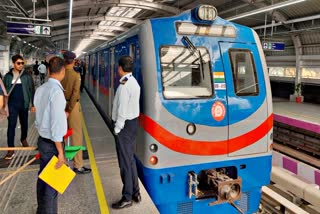 Suicide Attempt in Kalighat Metro Station