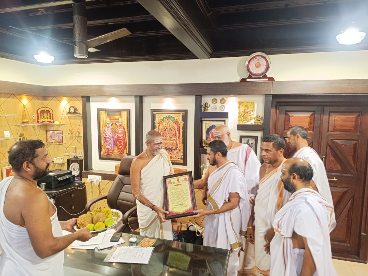 dress code mandatory in Sringeri Sharada mutt